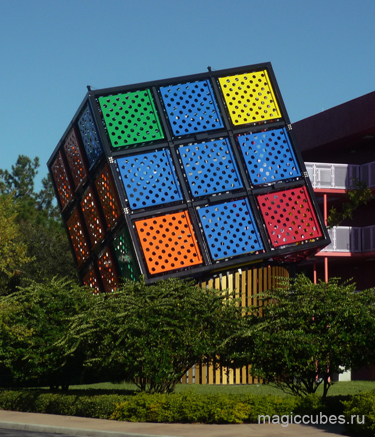 magiccubes.ru_объекты в виде кубика Рубика в парке Disney's Pop Century Resort